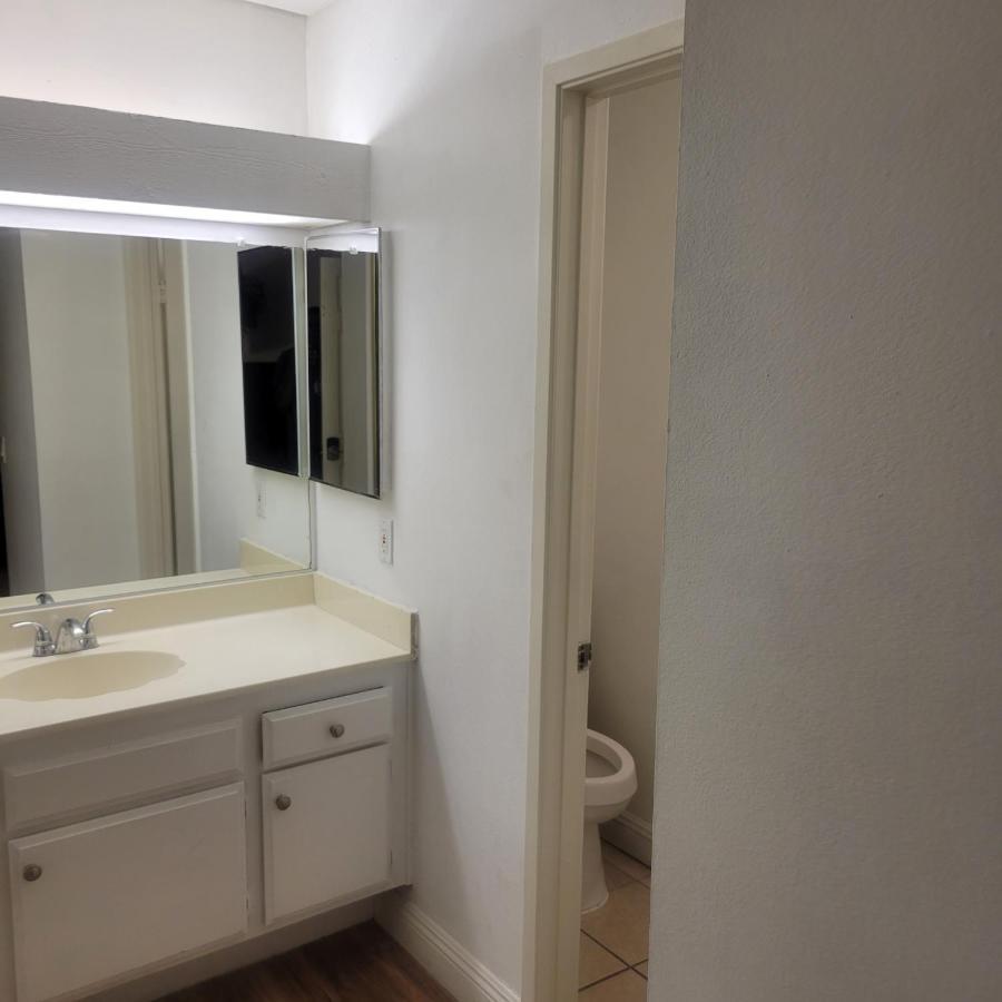 Private Room With Private Bath Rialto Bagian luar foto